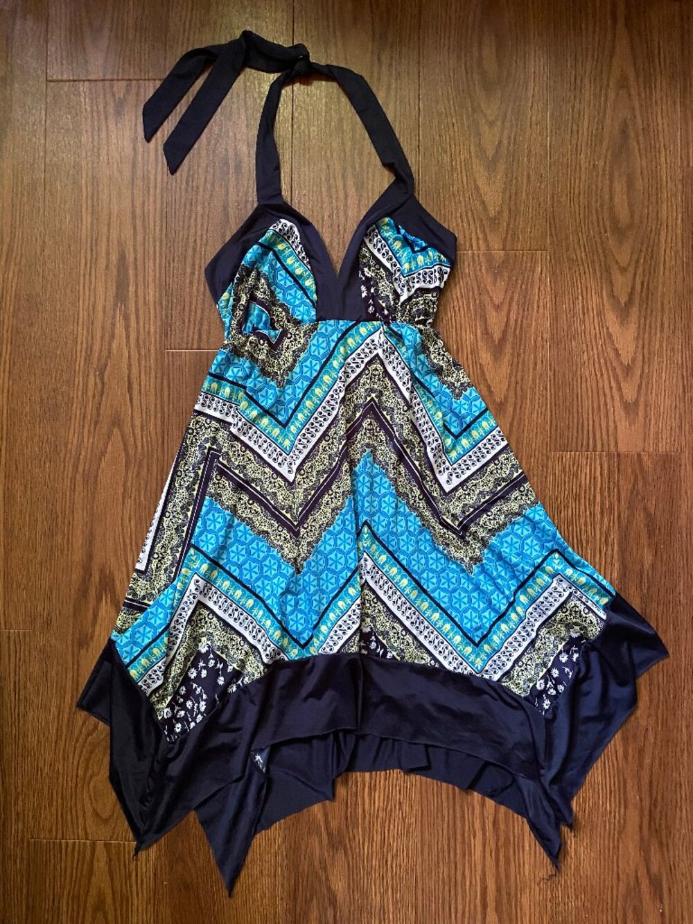 Vintage 2011 Australian Boutique Moracco Chevron Handkerchief Halter - M